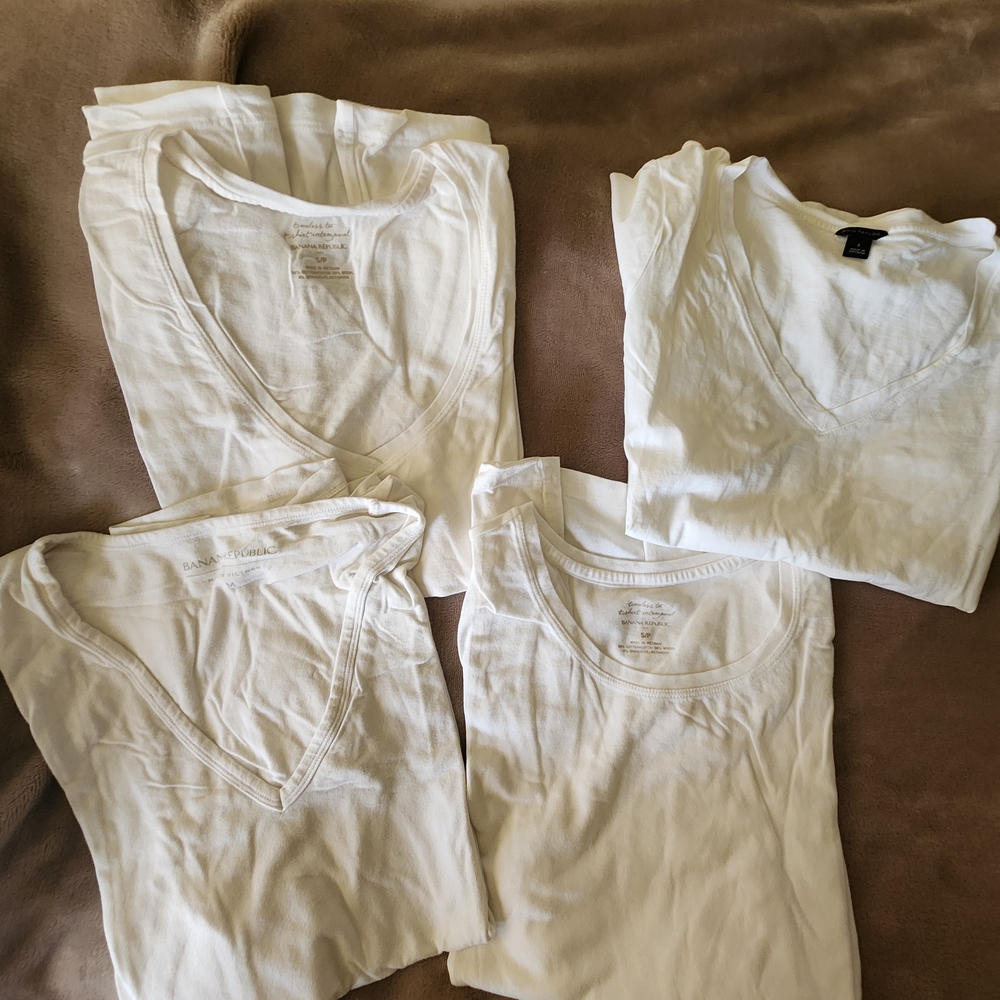Banana Republic Cream V-Neck T-Shirt